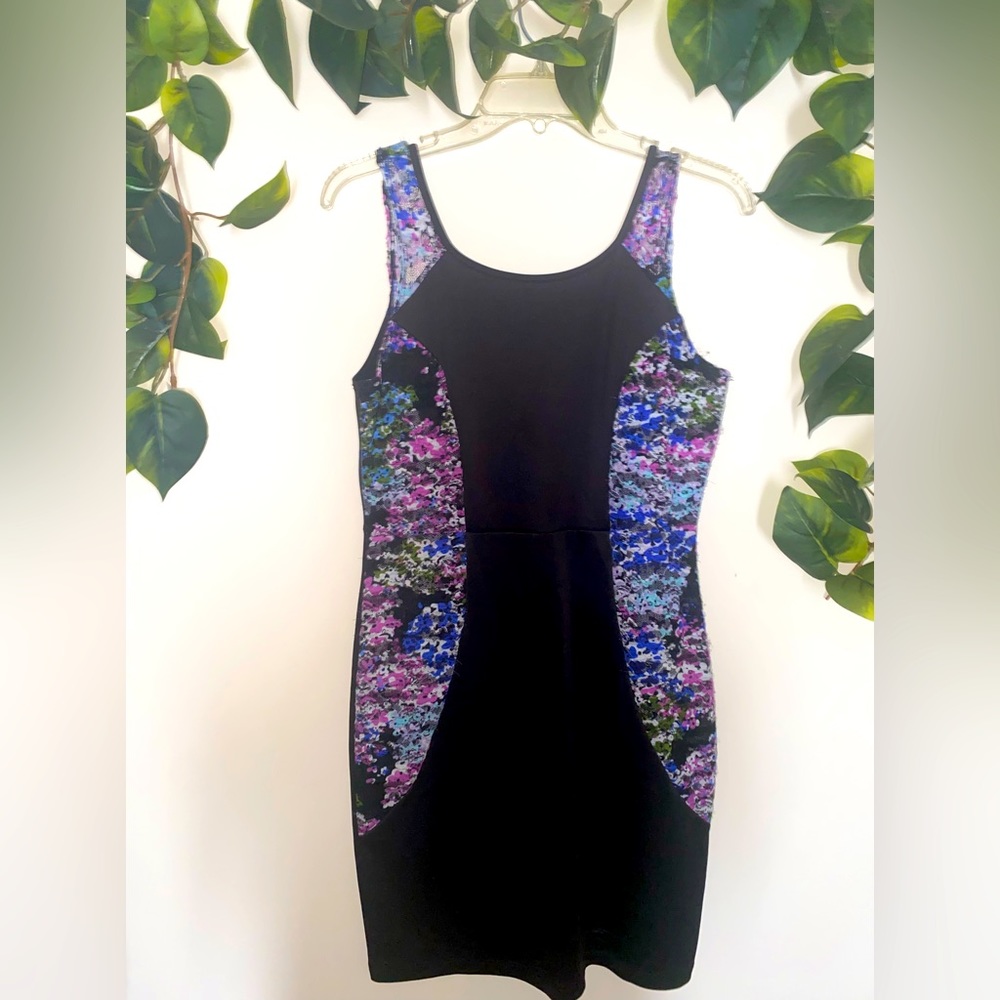 Dots, Size Small, Tight Fitting